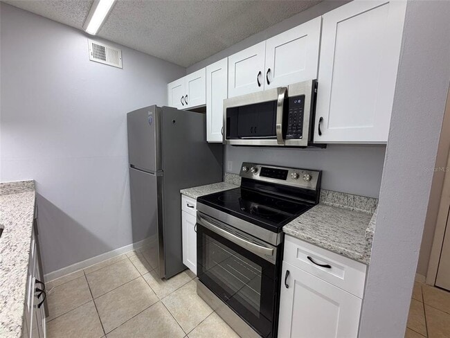 Photo - 3921 SW 34th St Unit 301