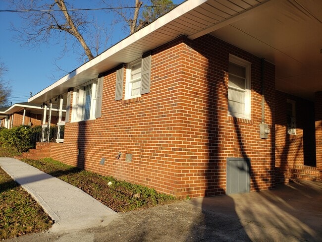 Photo - 3710 N Lyons St House