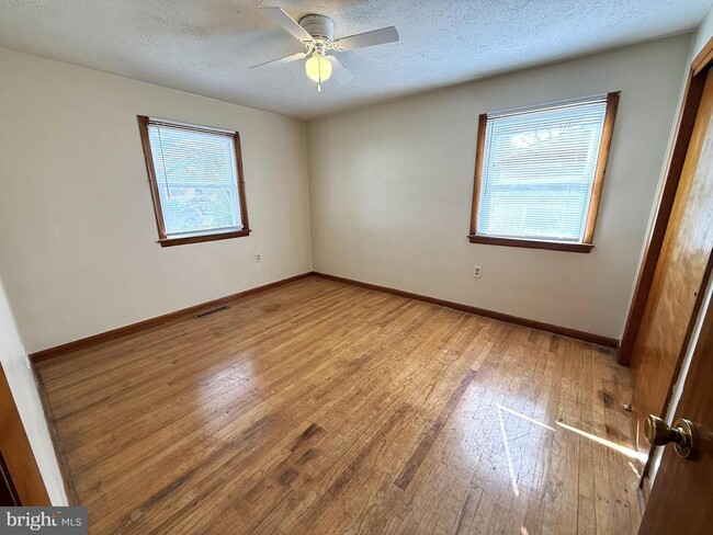 Photo - 309 Cheryl Ave