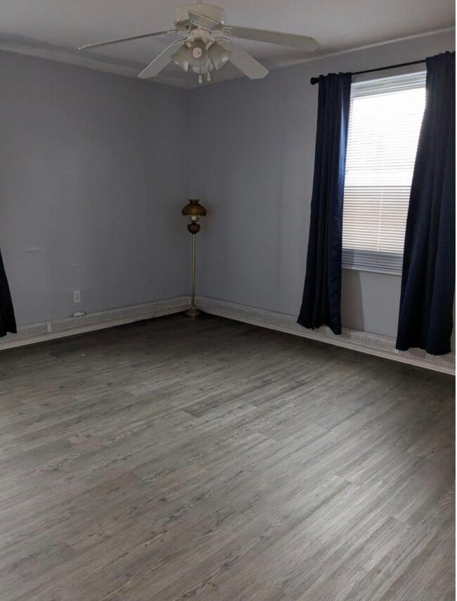 Building Photo - 13765 Cedar Rd