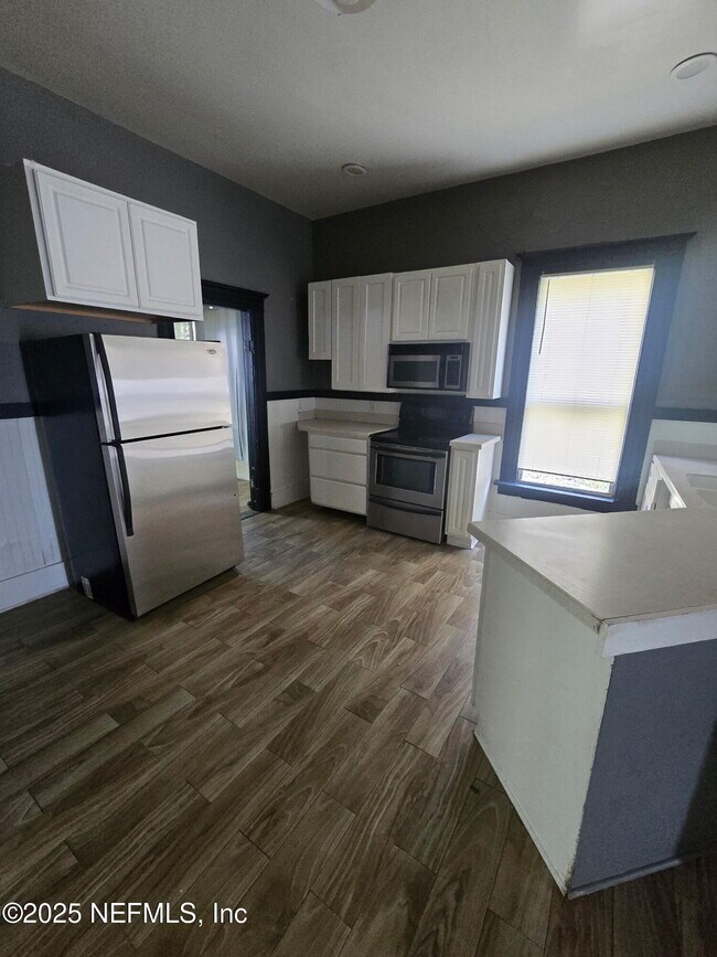 Photo - 2005 Morehouse Rd