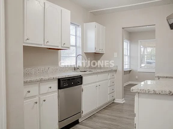 Photo - 760 Hopkins Dr