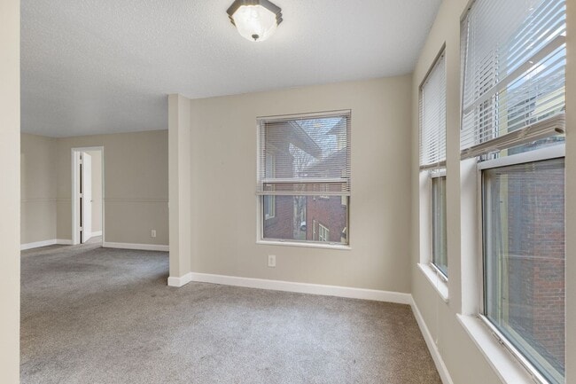 Photo - 3534 E Fall Creek Pkwy N Dr Unidad 3520-D