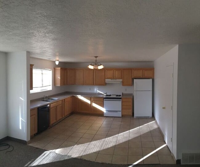 Photo - Charming Nephi 4-Plex, Pet Friendly