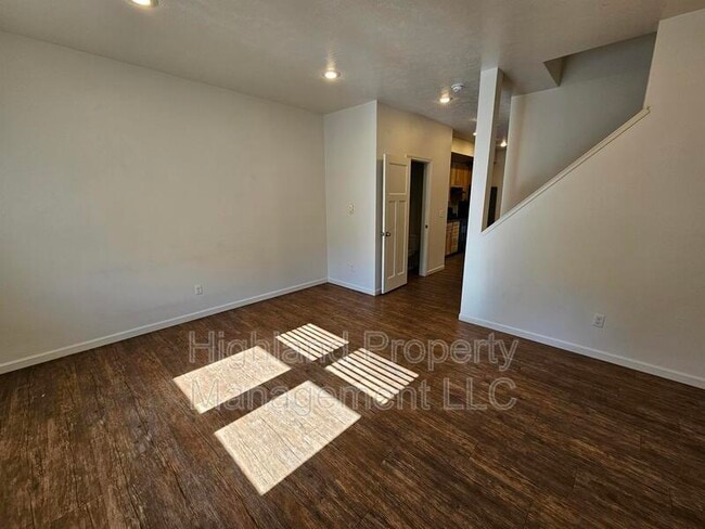 Photo - 1205-1207 NE Monroe St