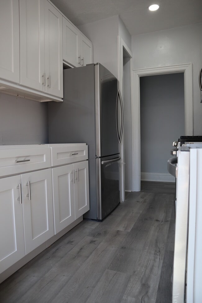 Kitchen - 663 Locust St Unit 5D