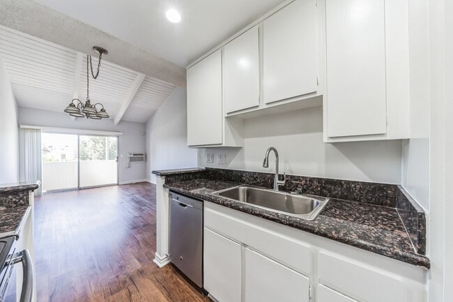 Photo - Woodbriar Apartments