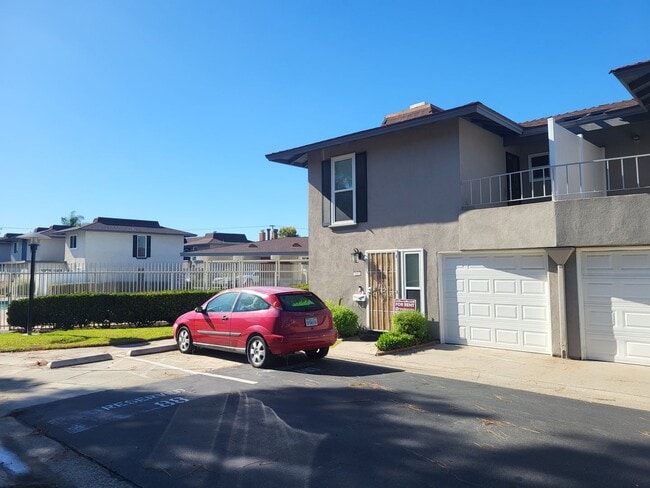 Lovely Cypress townhouse available, garage... - Lovely Cypress townhouse available, garage...