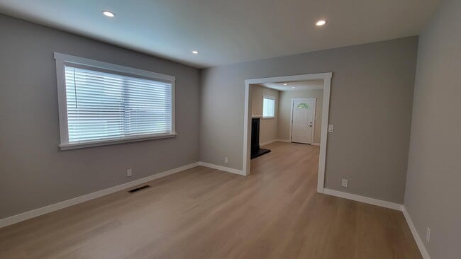 Comedor - 622 Miller Ave