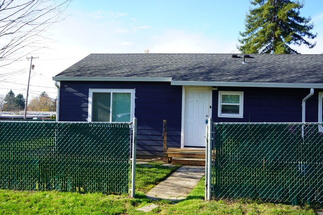 Building Photo - r1500VDuplex Unit 1500