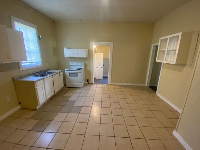 Photo - **ON HOLD**3 Bedroom / 1 Bathroom Home for Rent off 2nd Avenue in Columbus, GA***