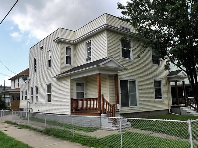 Greenwood Ave - Greenwood Ave House