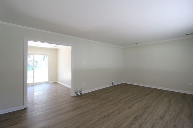 2206 Somerset Dr