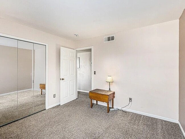 Photo - 151 Commons Cir