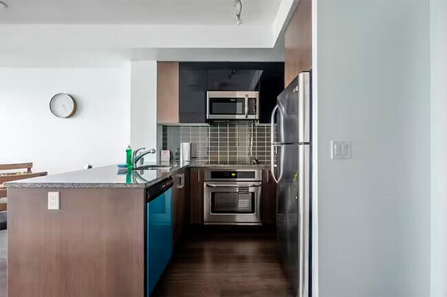 Photo - 45 Dunfield Ave Unit ID1345764P