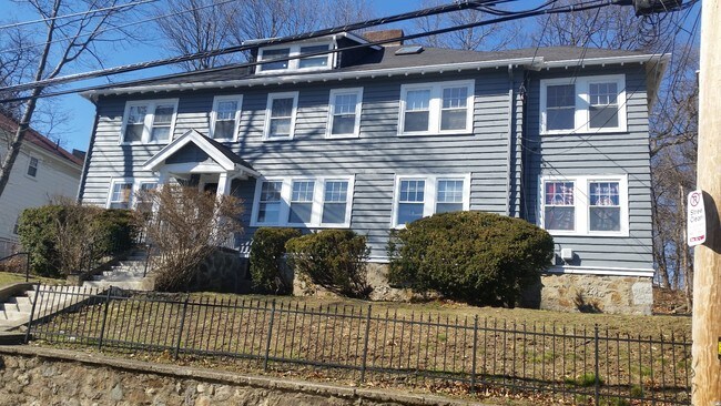 Photo - 51 Leamington Rd Unit 2