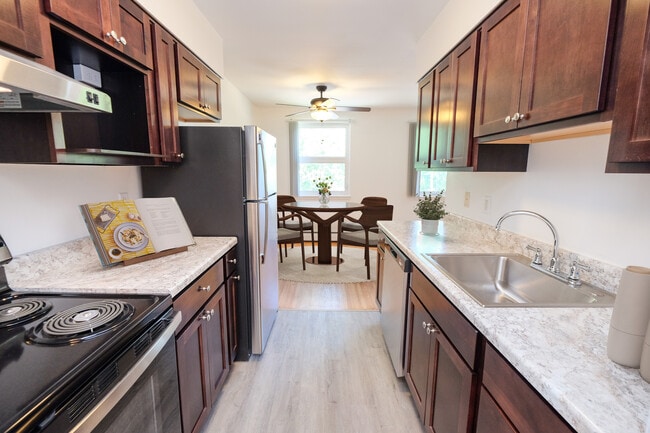 Photo - Knollwood Estates