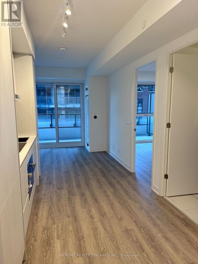 Photo - 180 Front St E Unité 619