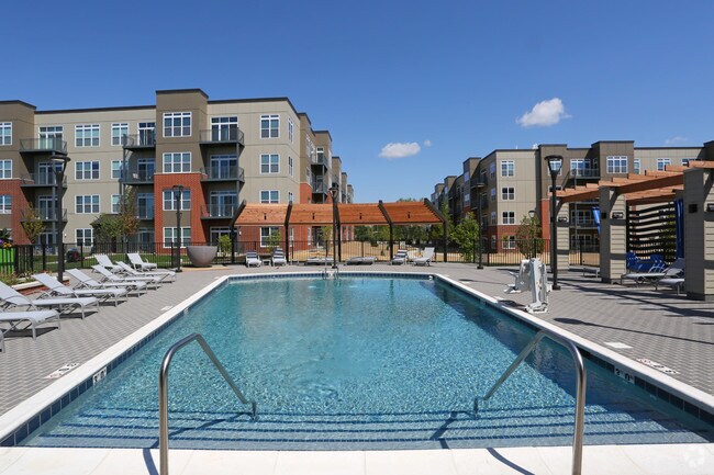 Pool - The Residences at Hamilton Lakes