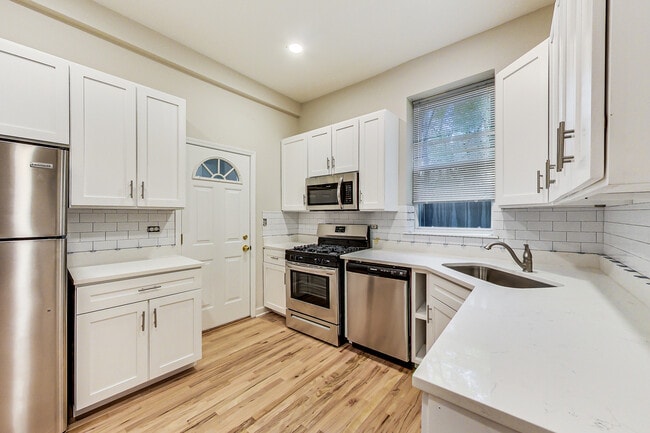 Photo - 2325 N Cambridge Ave Unit 1