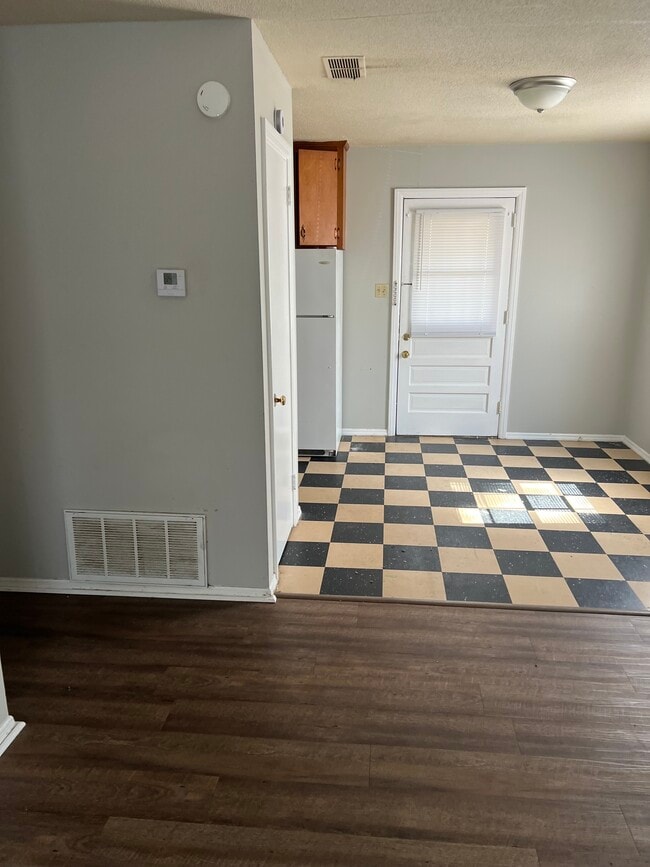 Photo - 2200 Pearce Ave Apartamentos Unidad 1