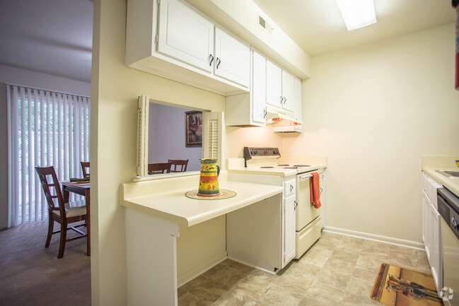 3BR,2BA,1200SF