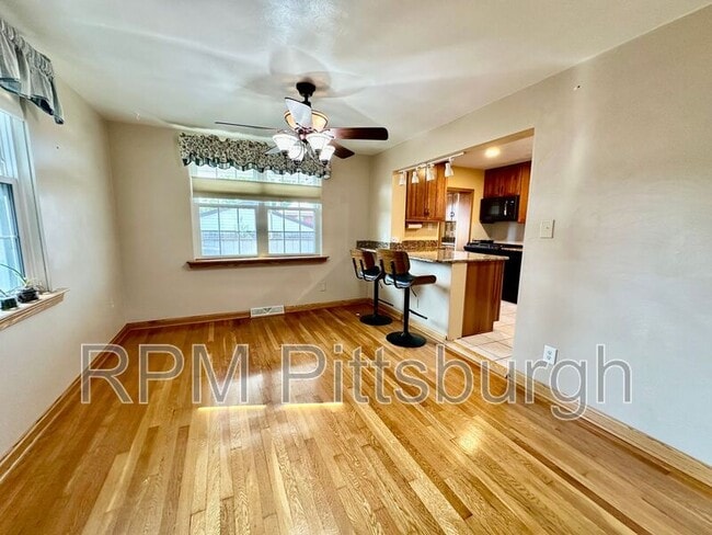 Photo - 1130 Downlook St