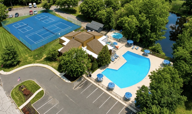 Photo - 64 Woodway Dr