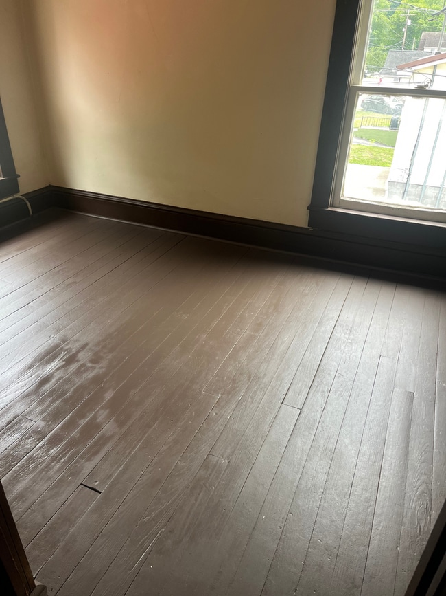 Photo - 211 Howard St