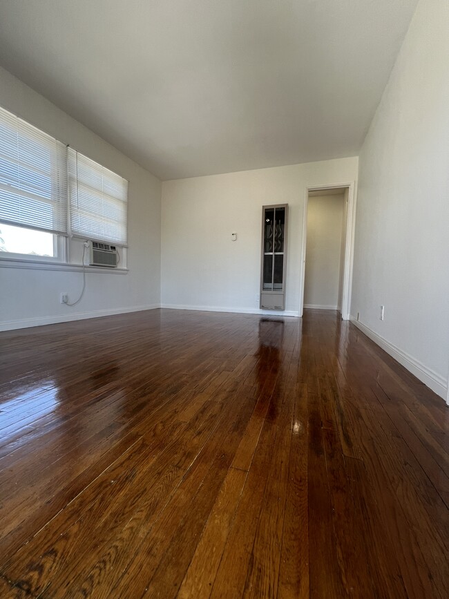 11474 1/2 Cumpston St