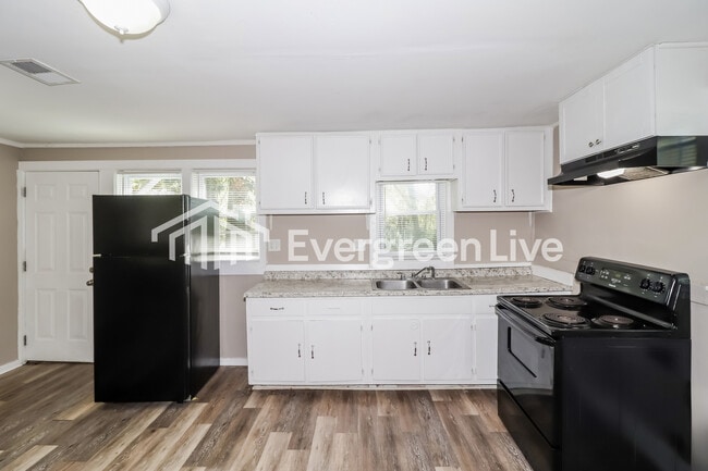 Photo - 4033 Clearpool Circle Rd