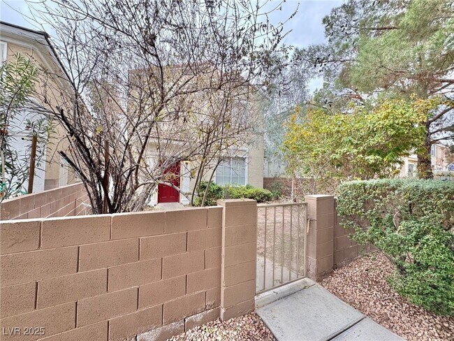 Building Photo - 9916 La Paca Ave