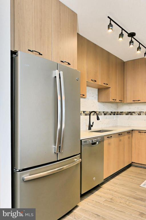 Photo - 1897 Oracle Way Unidad VARIES