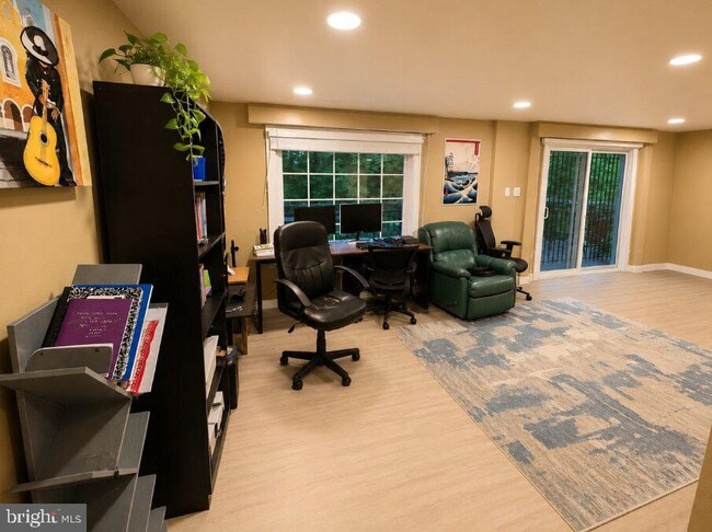 Photo - 6808 Darby Ln