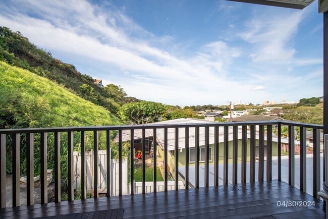 Photo - MOANALUA GARDENS Very Spacious 2BR/1BA/Plenty of Street parking