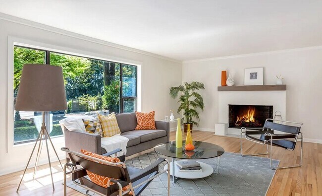 Photo - Updated Lake Oswego Home Overlook Country ...