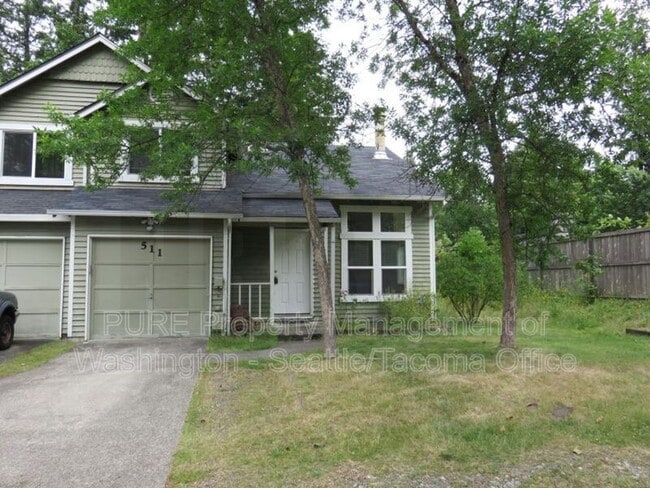 Building Photo - 511 Malibu Dr SE