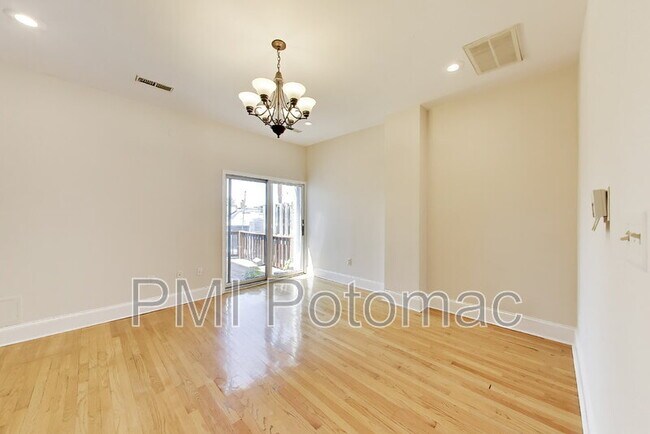 Photo - 1952 Calvert St NW Unit #4