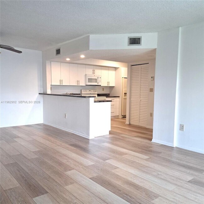 Photo - 8520 SW 212th St Unit 306