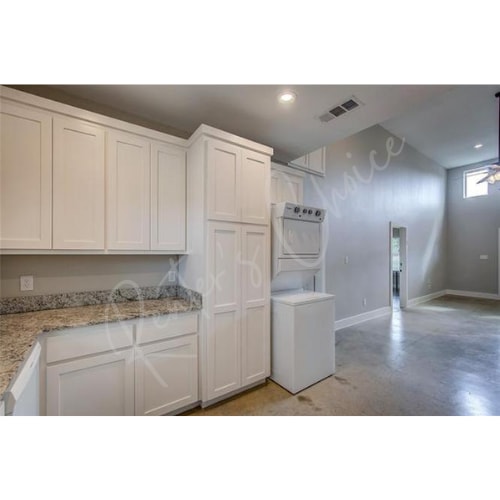 Photo - 709 Maple St