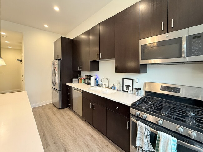 Photo - 1750 W North Ave