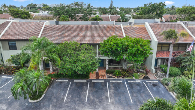 Building Photo - 6021 Bayview Dr Rental