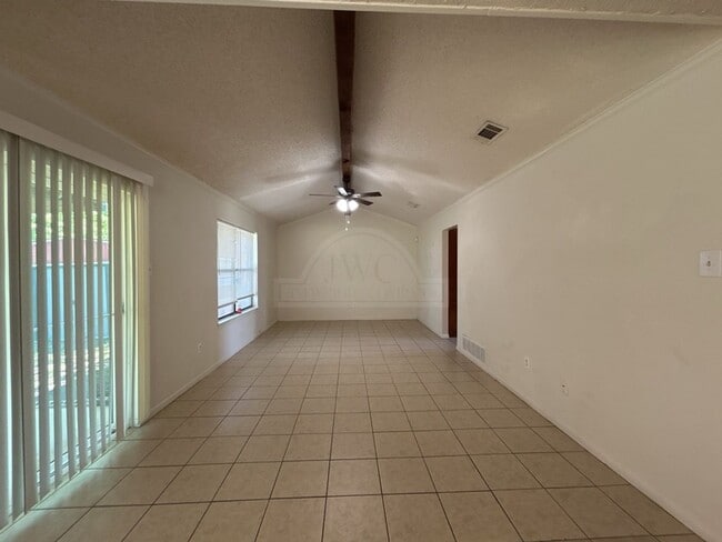 Photo - 2514 N W S Young Dr