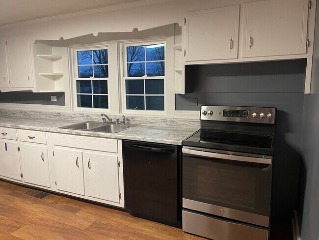 Photo - 13958 Bainbridge Rd