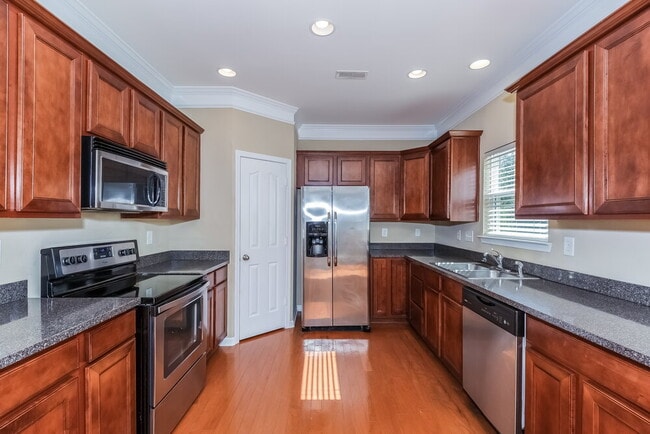 Photo - 3004 Centerview Dr