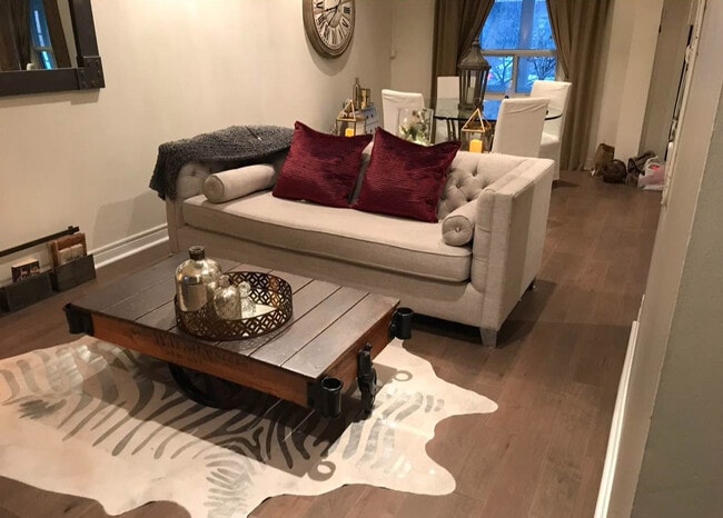 Photo - 128 Carlaw Av