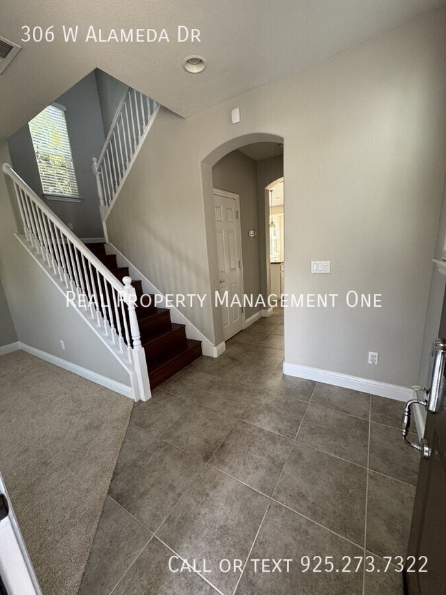 Photo - 306 W Alameda Dr