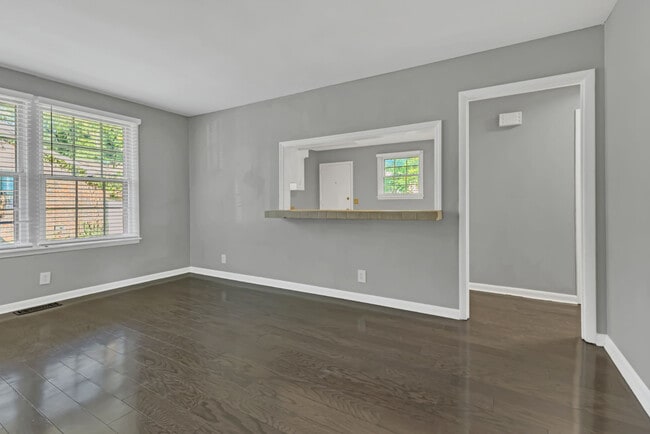 Building Photo - Charming Duplex in Prime Walkable 12 South Location!