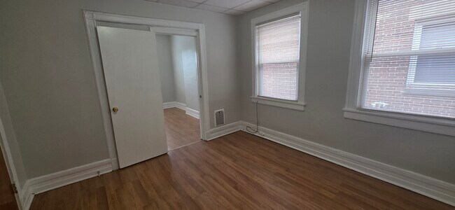 Photo - 382 Bond St Unit 2