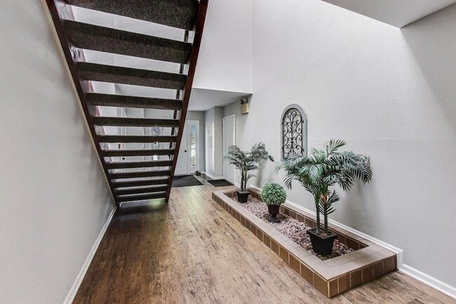 Photo - 534 River Front Cir